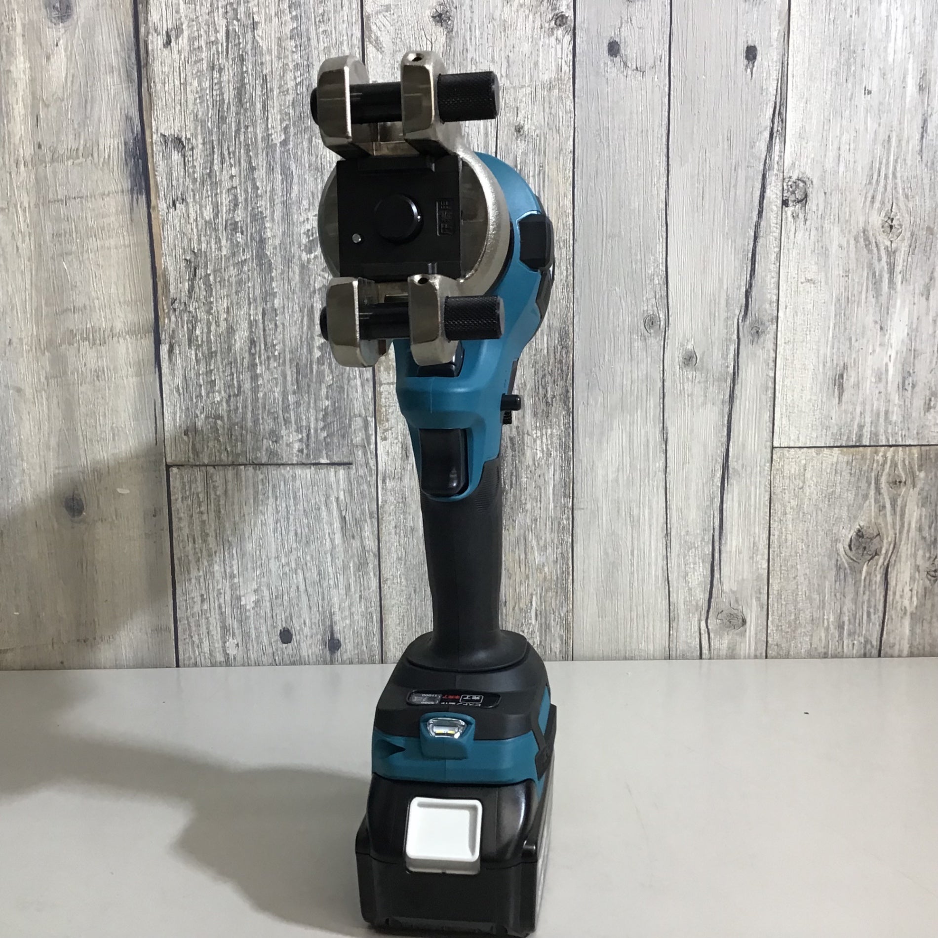 【新品】【未使用品】【店頭・ネット併売品】MAKITA マキタ コードレス圧着機 TC300DRG 181,500円（税込） マキタ 【未使用品(店頭展示品)】☆マキタ(makita) コードレス圧着機