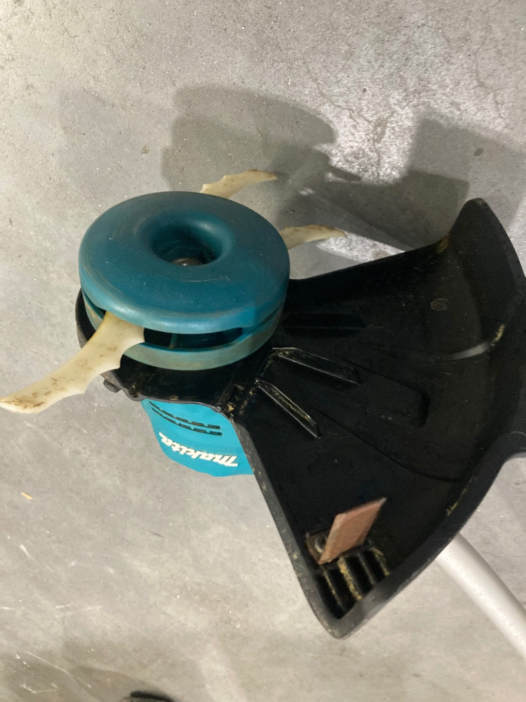 【店頭受取り限定】〇マキタ(Makita) 充電式草刈機 18V3Ah バッテリ・充電器付 MUR189DSFC 青【川口店】