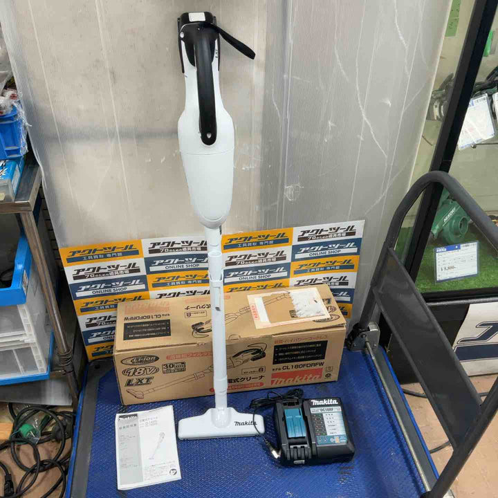 ◇マキタ(makita) コードレスクリーナー CL180FDRFW【草加店】