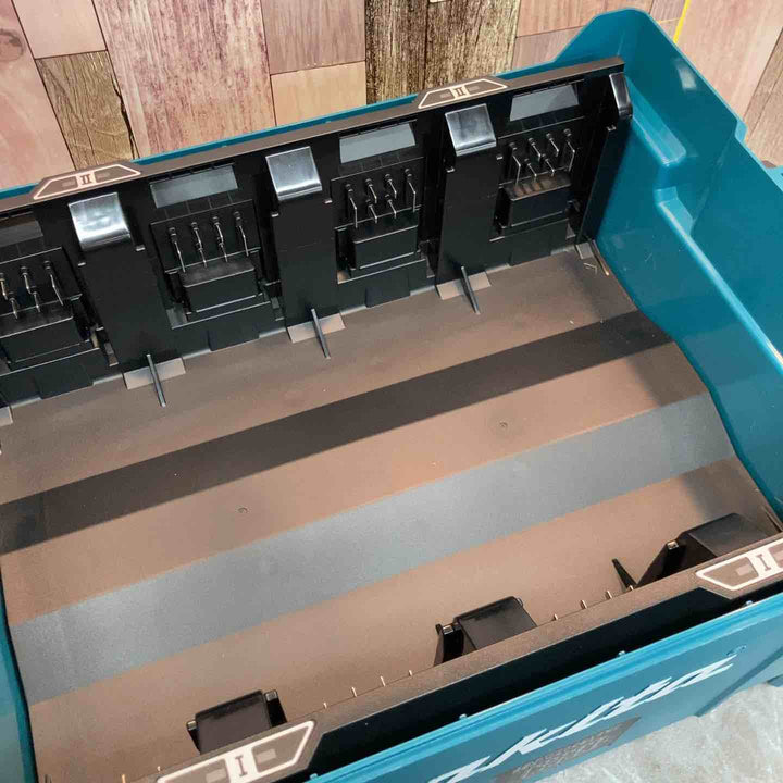 ★マキタ(makita) 多口充電器 BCC01 A-78346【八潮店】