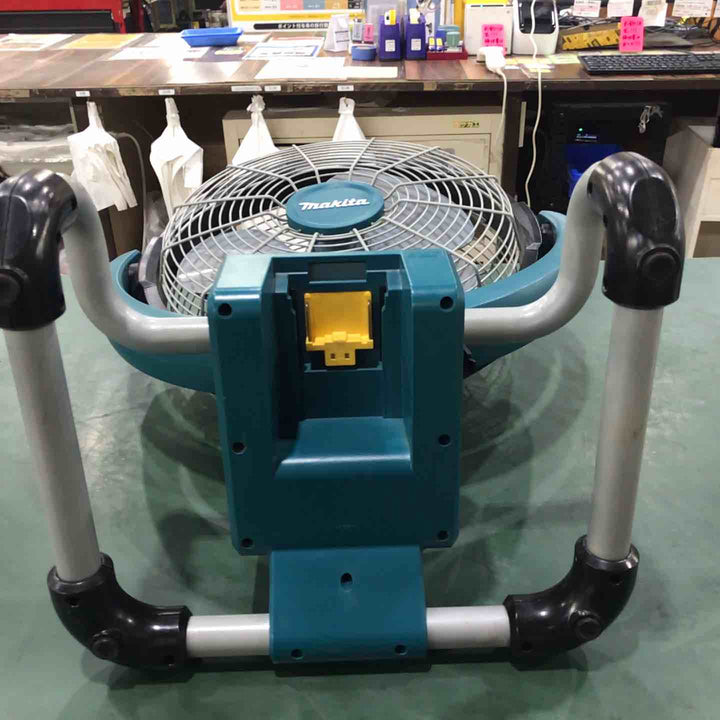 ☆マキタ(makita) コードレス産業扇 CF300DZ【川口店】