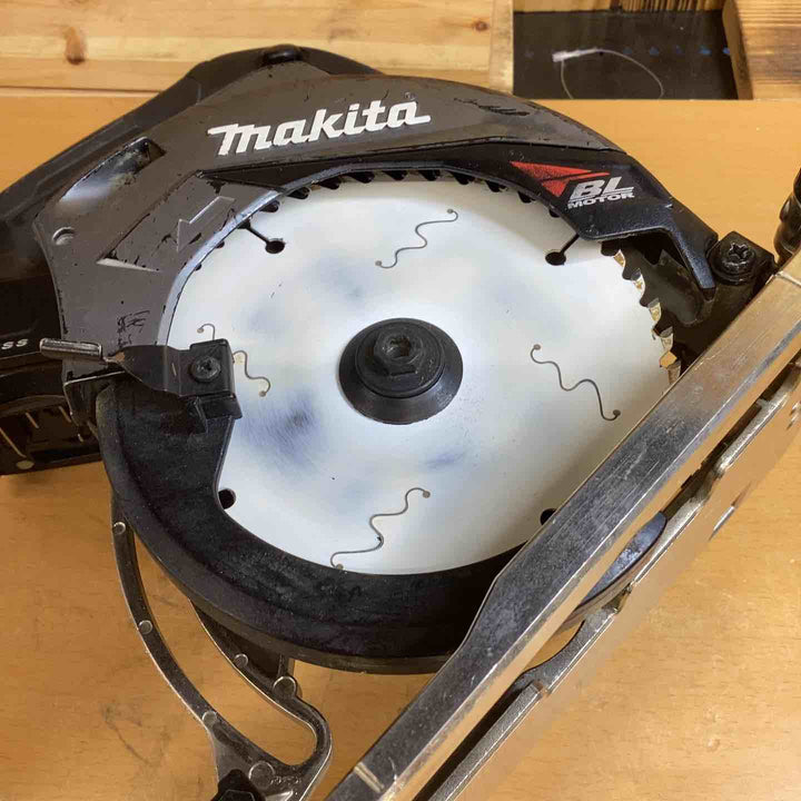 ★マキタ(makita) コードレスマルノコ HS005GZB【越谷店】