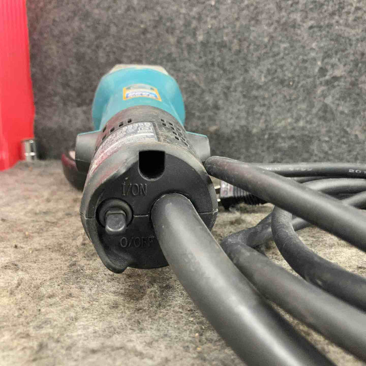 ☆マキタ(makita) 125mm ディスクグラインダ 9535B【鴻巣店】