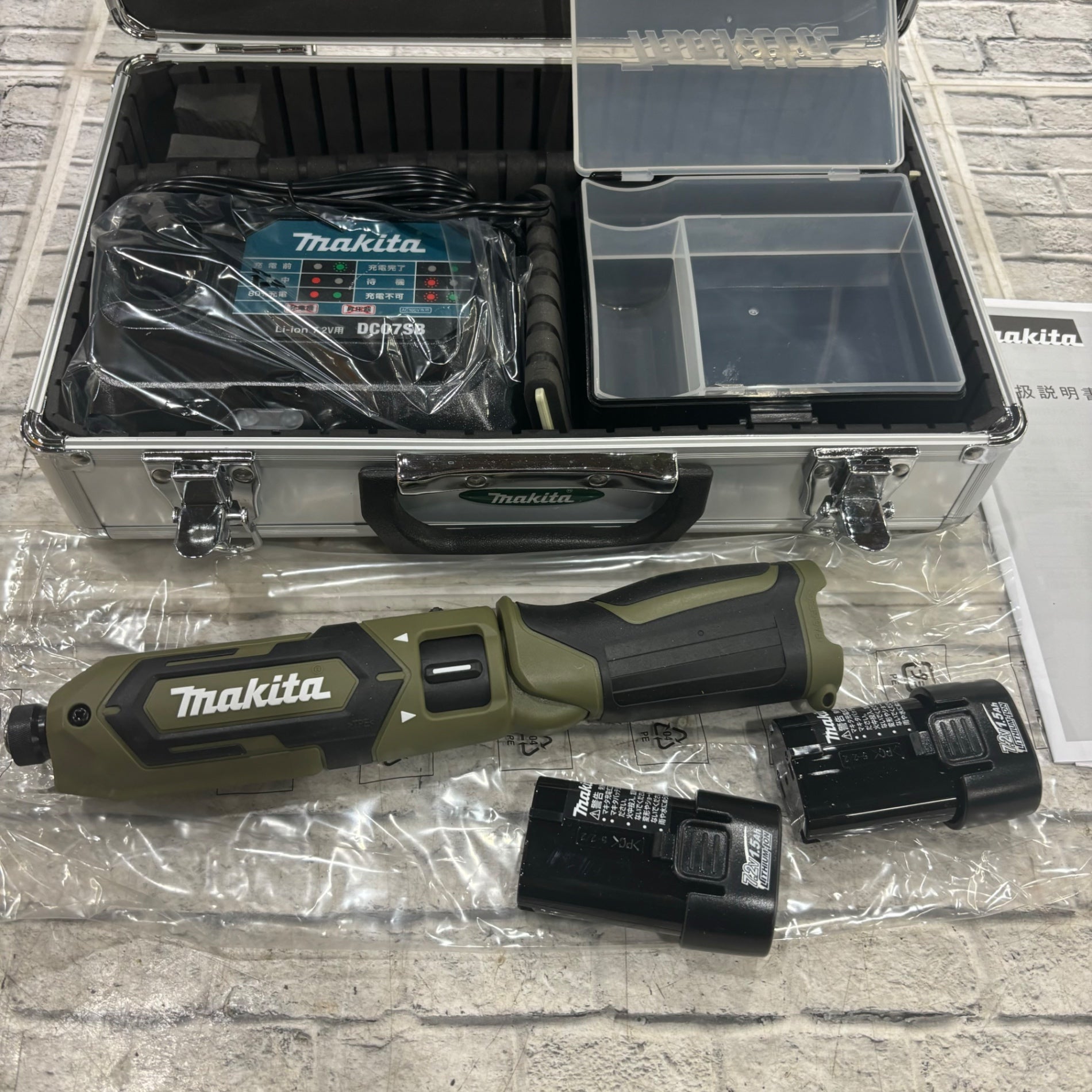 ☆マキタ(makita) コードレスペンインパクトドライバー TD022DSHXO