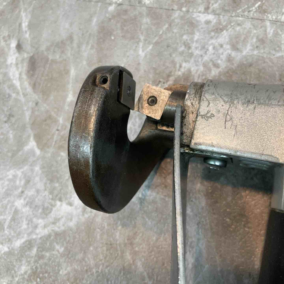 ボッシュ コードレスニブラ GSC10.8v-LIN【八潮店】