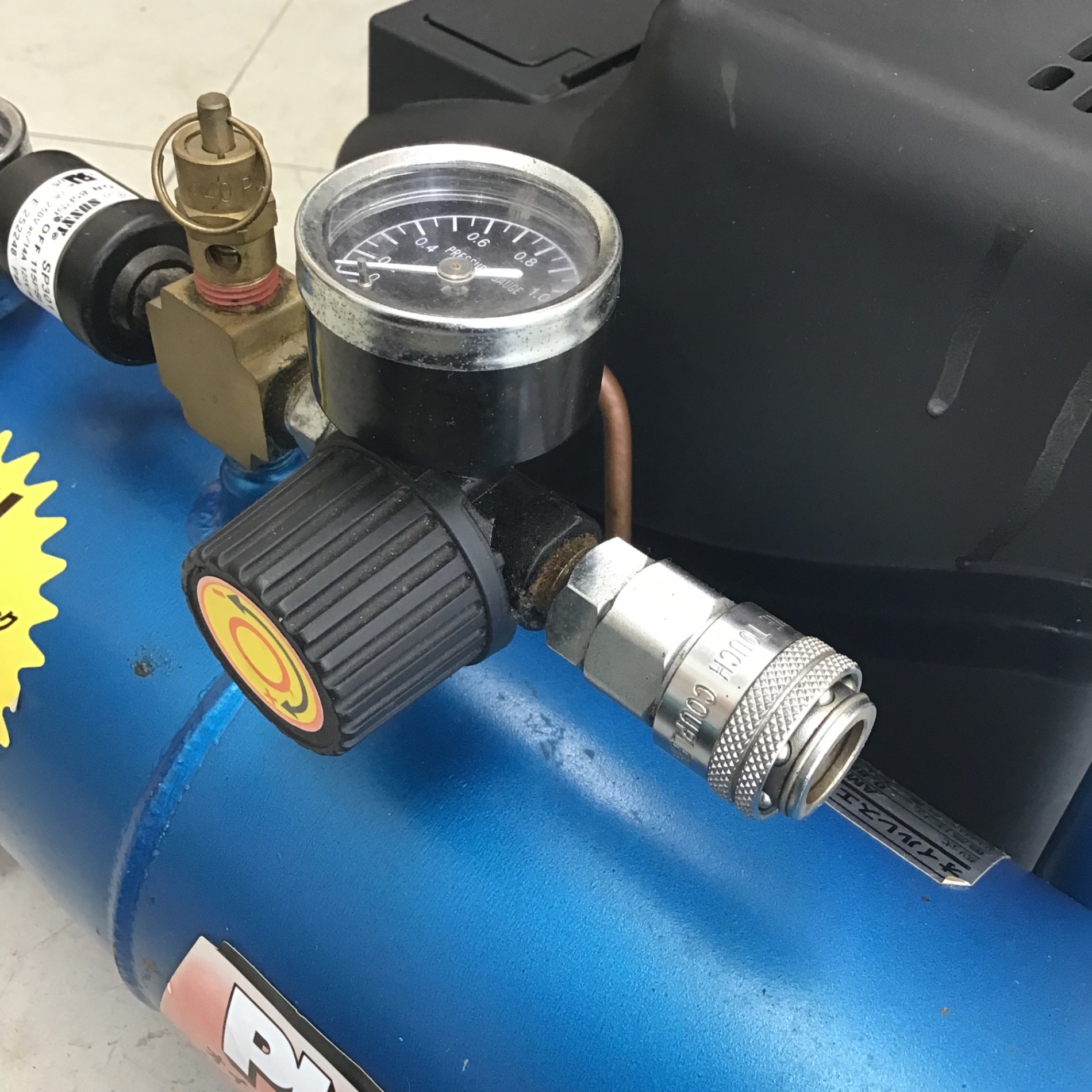 現状品】 PUMA/藤原産業 常圧エアコンプレッサー AM02-04N 【鴻巣店