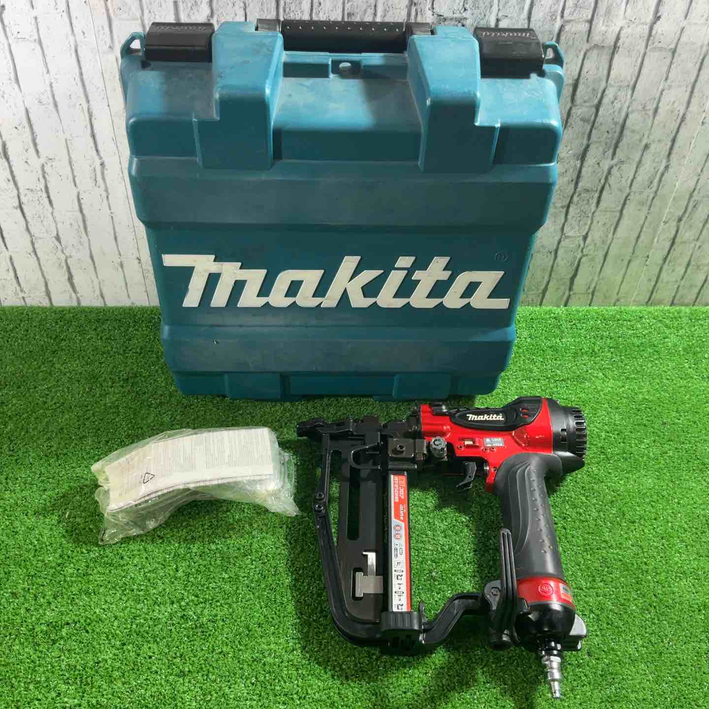 ★マキタ(makita) 高圧フロアタッカ AT450HA 動作確認済【川口店】 ☆マキタ(makita) 高圧フロアタッカ AT450HA 動作確認済【川口店