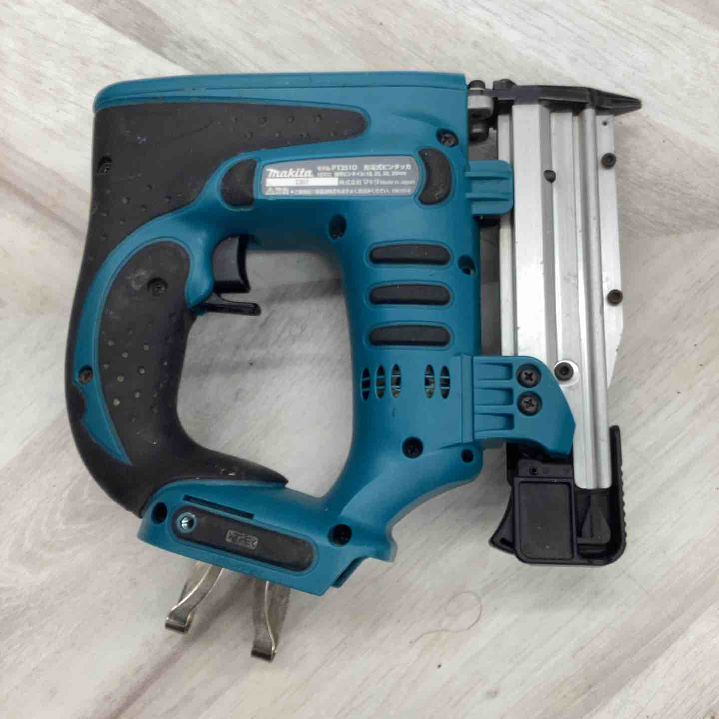 ☆マキタ(makita) コードレスピンタッカ PT351DZ【越谷店】 ☆マキタ(makita) コードレスピンタッカ PT351DZ【越谷店】 – アクト