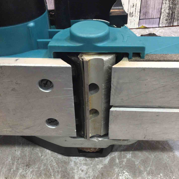 ★マキタ(makita) コードレスカンナ KP180DZ【八潮店】