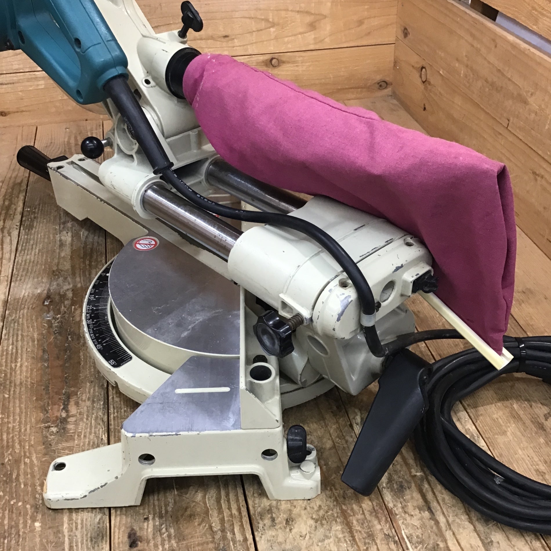 店頭受取り限定】〇マキタ(makita) スライドマルノコ LS0713FL