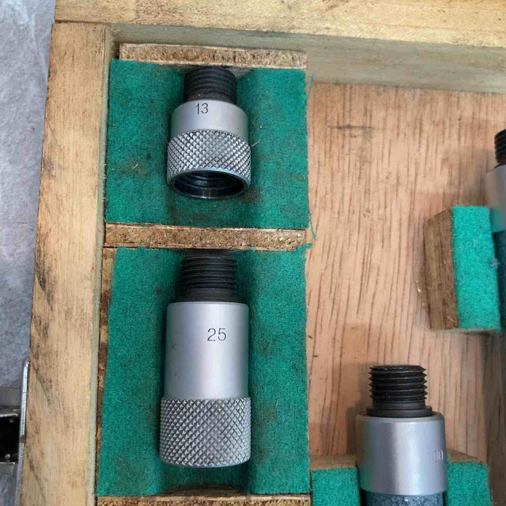ミツトヨ(Mitutoyo) つぎたしロッド形内側マイクロメータ IMZ-1500W【八潮店】