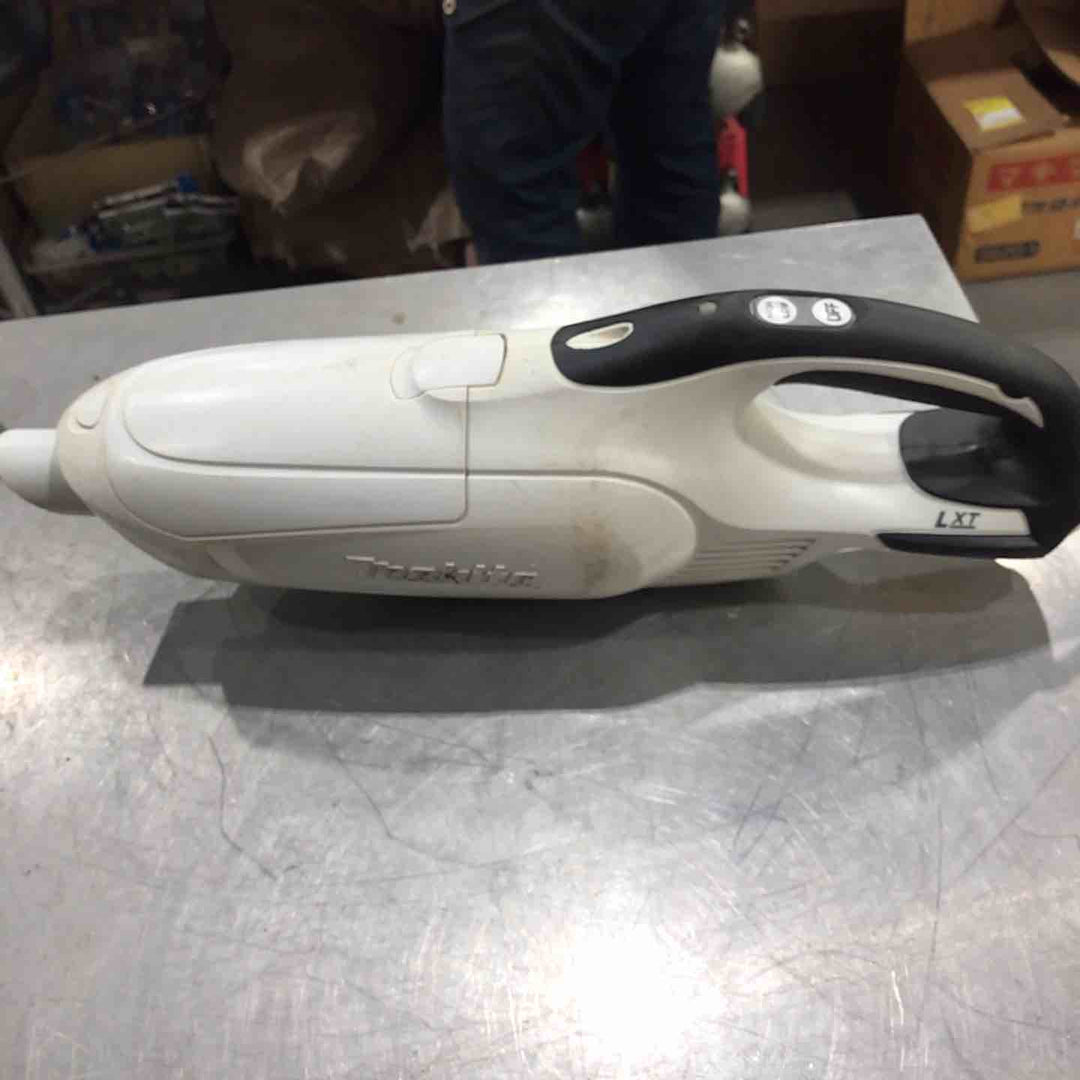 ★マキタ(makita) コードレスクリーナー CL182FDRFW【川口店】