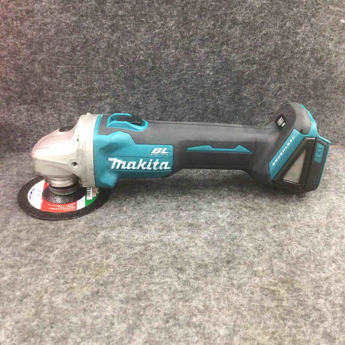 中古】マキタ 充電式ディスクグラインダ GA404DZN 本体+ケース 中古】マキタ 充電式ディスクグラインダ GA404DZN 本体+ケース