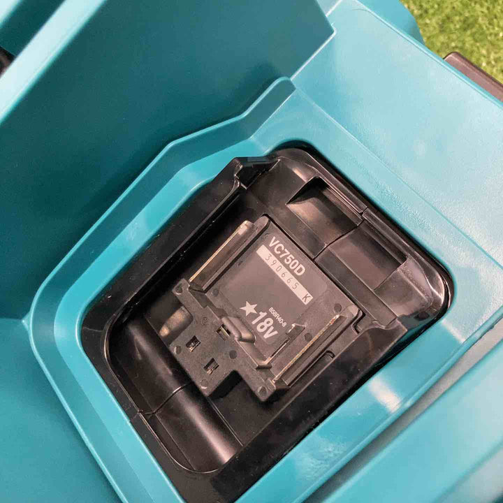 ★マキタ(makita) コードレス集じん機 乾湿両用 VC750DZ【川崎店】