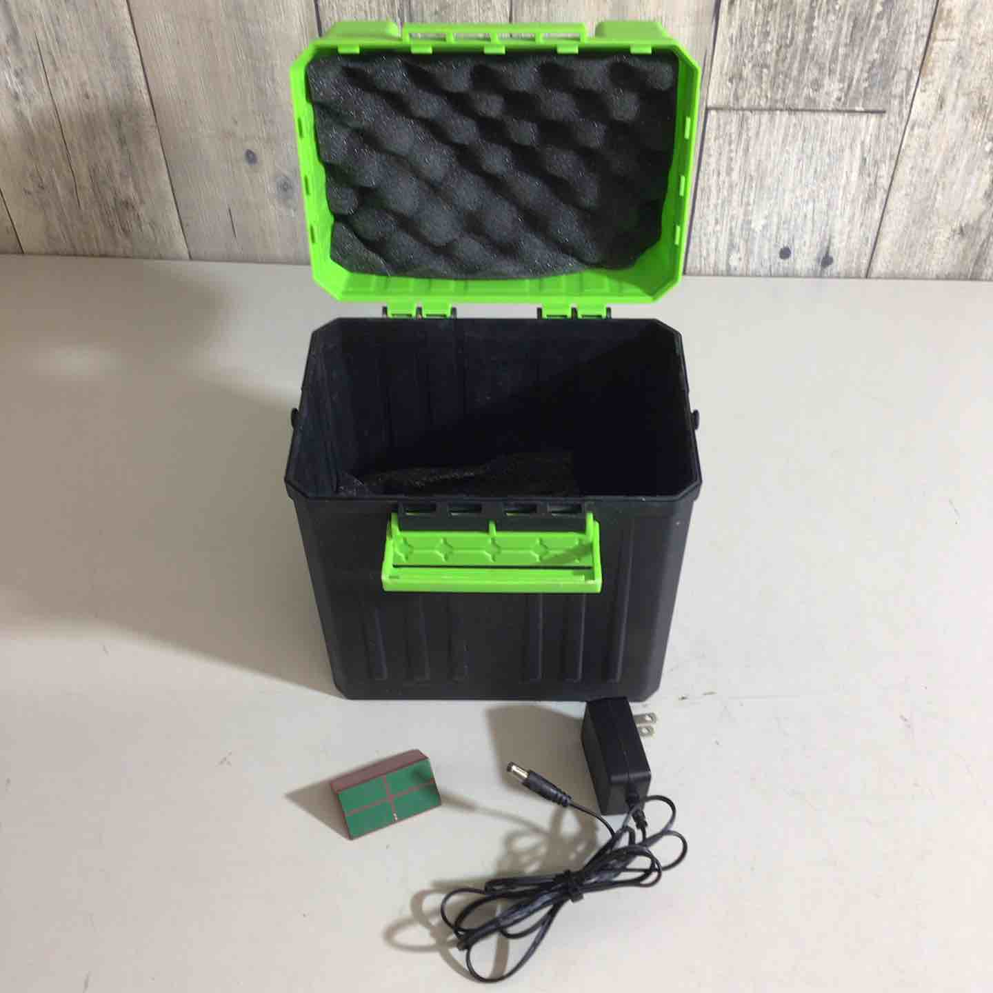 FUKUDA 墨出し器 レーザー EK-400GX グリーンレーザー 水平器 Amazon | FUKUDA 5ライン グリーンレーザー墨出し器 EK-400GX