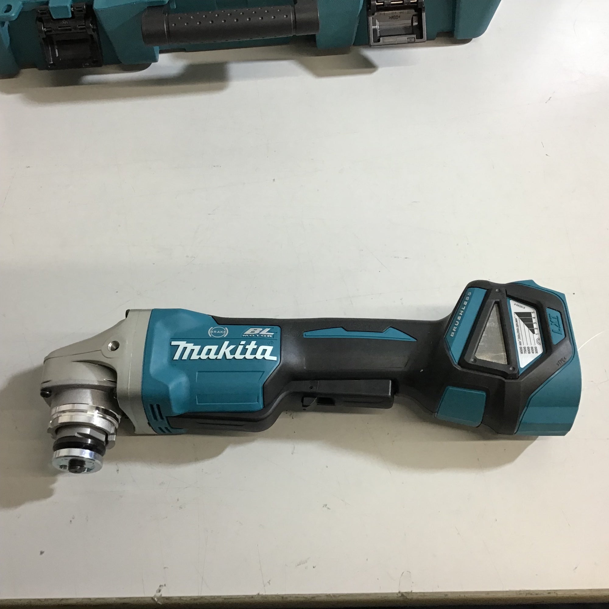 ★マキタ(makita) 100mmコードレスディスクグラインダ GA418DRGX【戸田店】