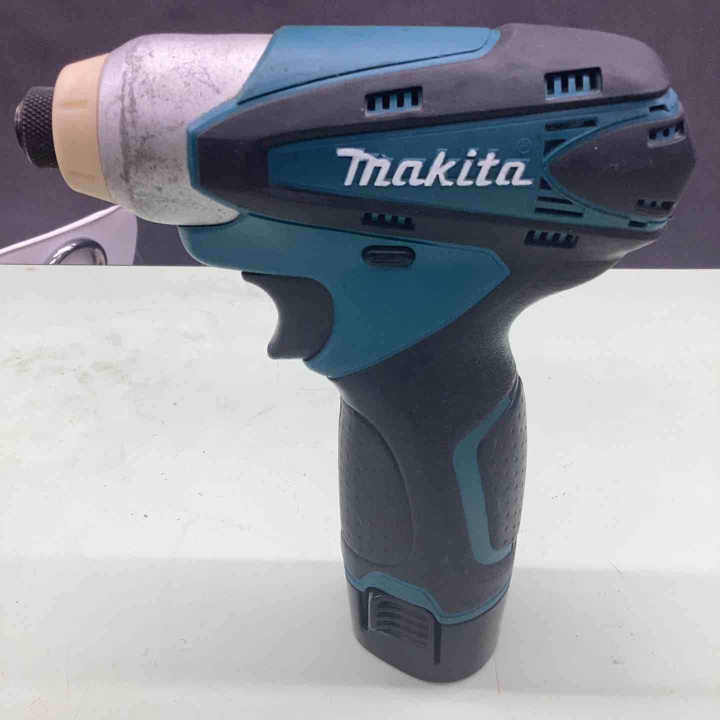マキタ(makita) コードレスインパクトドライバー TD090DWX ケースなし