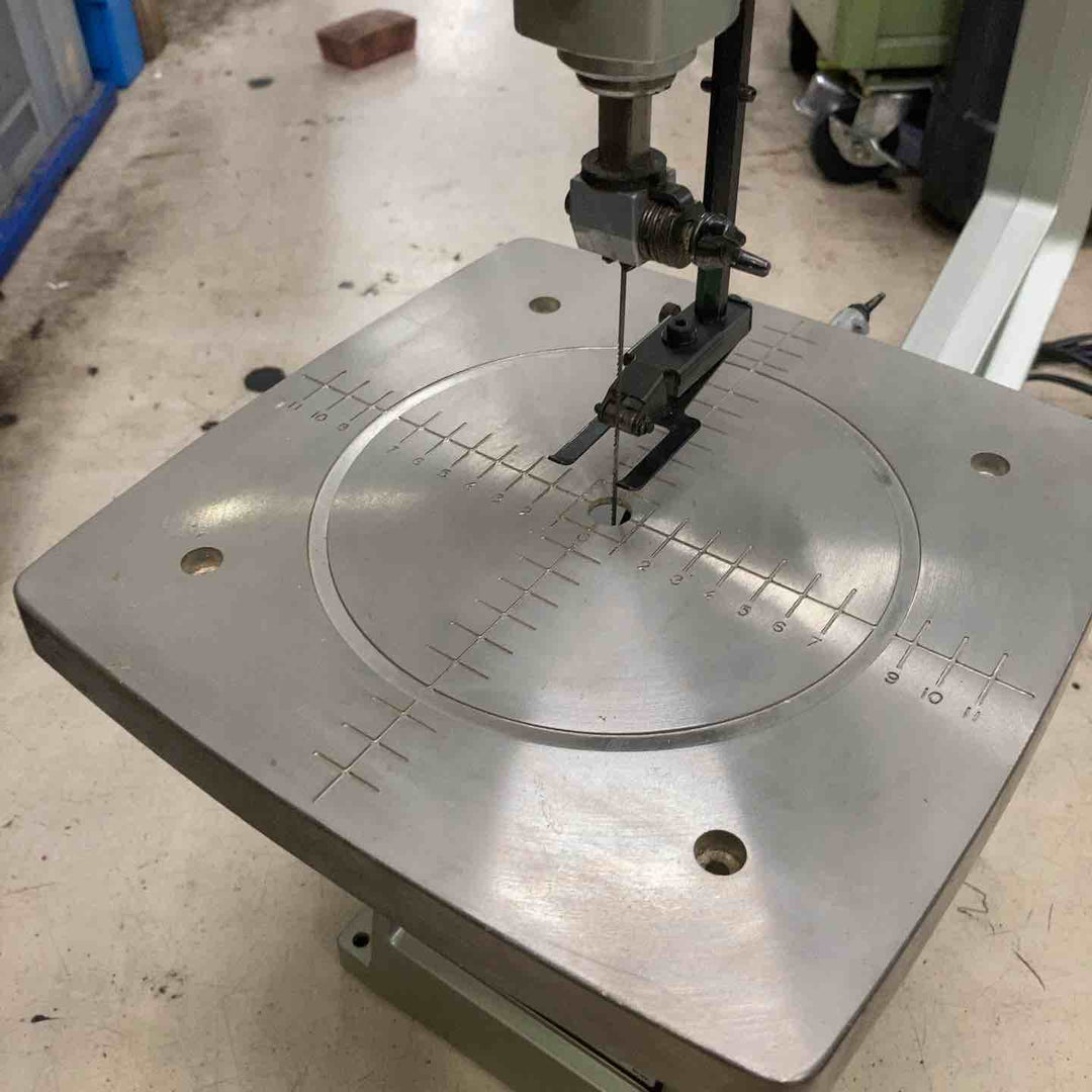 ◇リョービ(RYOBI)  卓上糸ノコ盤 TF-50 テーブル：284*248mm【町田店】