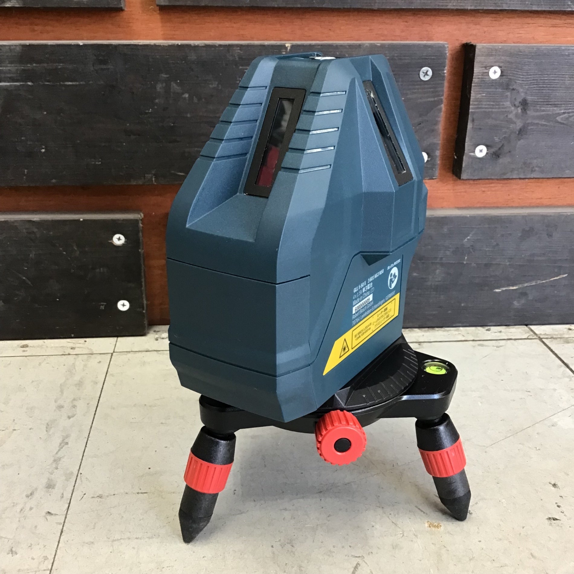 BOSCH ボッシュ レーザー墨出し器 GLL5-50 キャリングバッグ・箱付き BOSCH ボッシュ レーザー墨出し器 GLL5-50 キャリングバッグ・箱付き