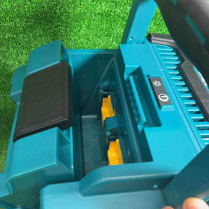 ★マキタ(makita) コードレススタンドライト ML809【藤沢店】