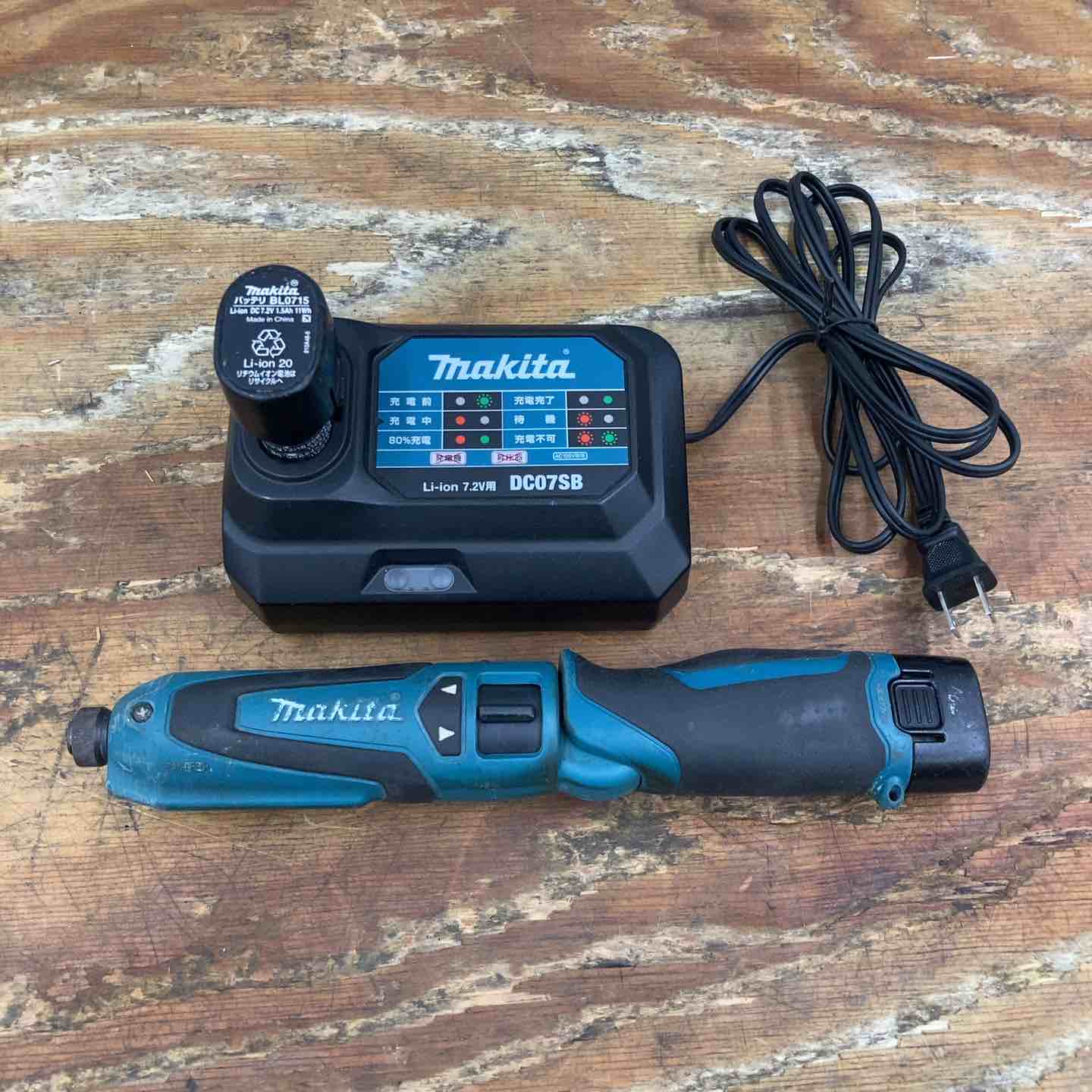 ☆マキタ(makita) コードレスペンインパクトドライバ TD021DSHSP【柏店】 ☆マキタ(makita) コードレスペンインパクトドライバ TD021DSHSP【柏店