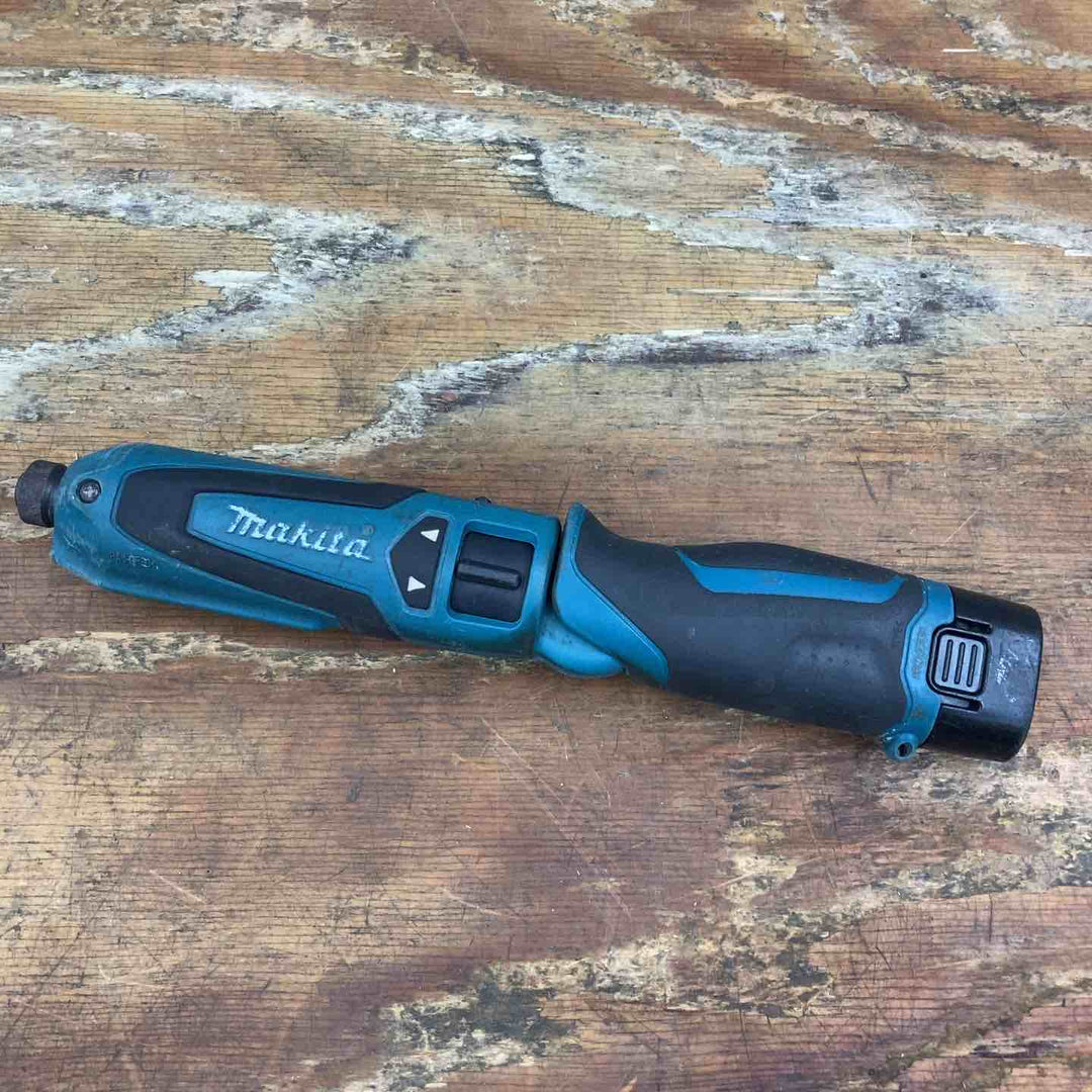 ☆マキタ(makita) コードレスペンインパクトドライバ TD021DSHSP【柏店】