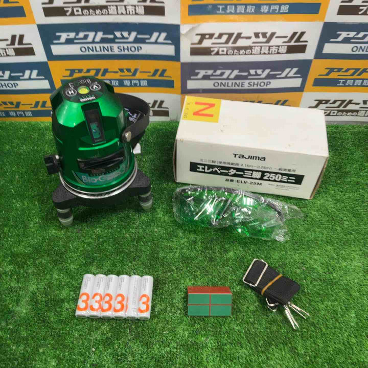 山真製鋸(YAMASHIN) バイオシリーズ グリーンレーザー墨出し器 Bio-G3 (水平・垂直・地墨照射タイプ)【草加店】