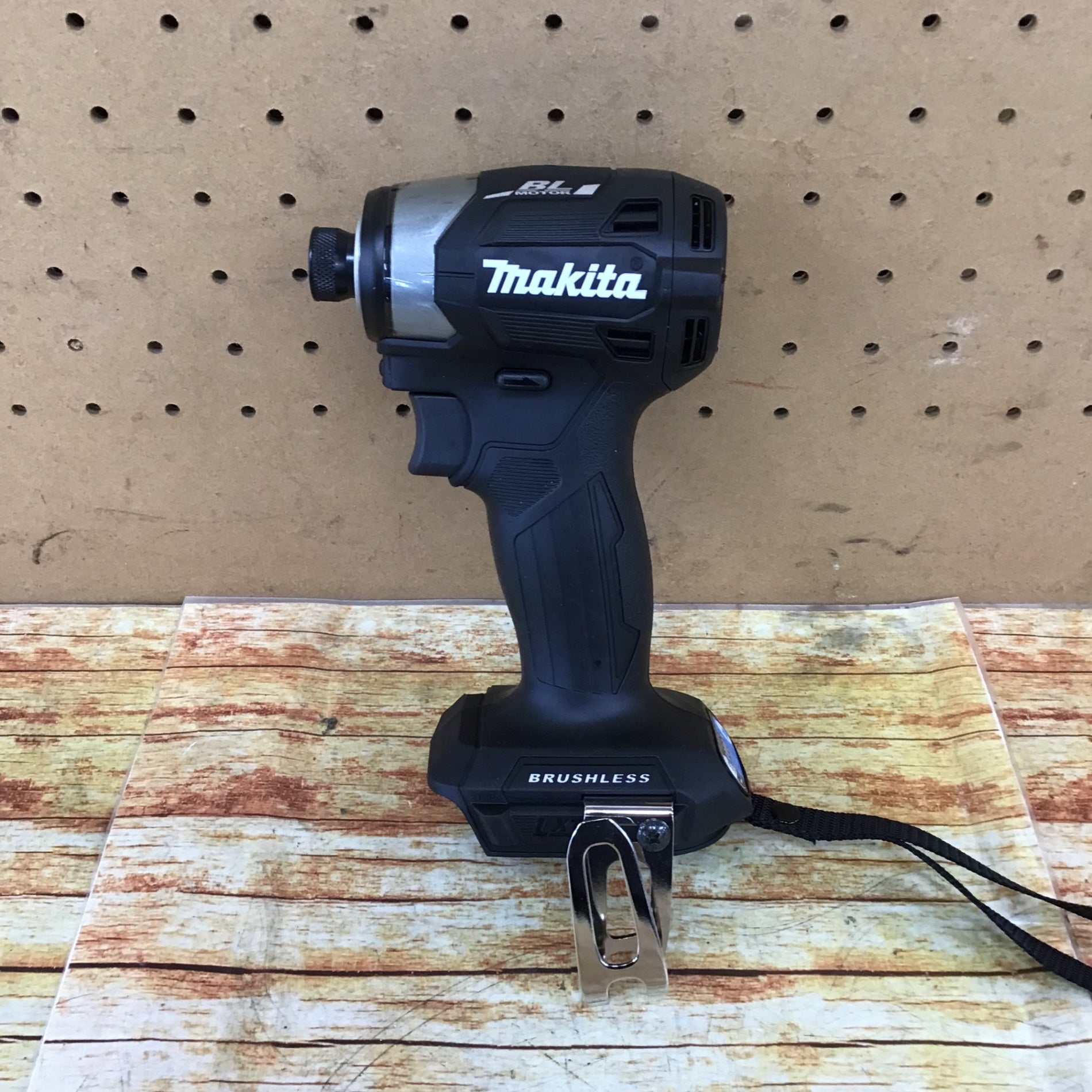 マキタ(makita) コードレスインパクトドライバー TD173DZB【川崎店