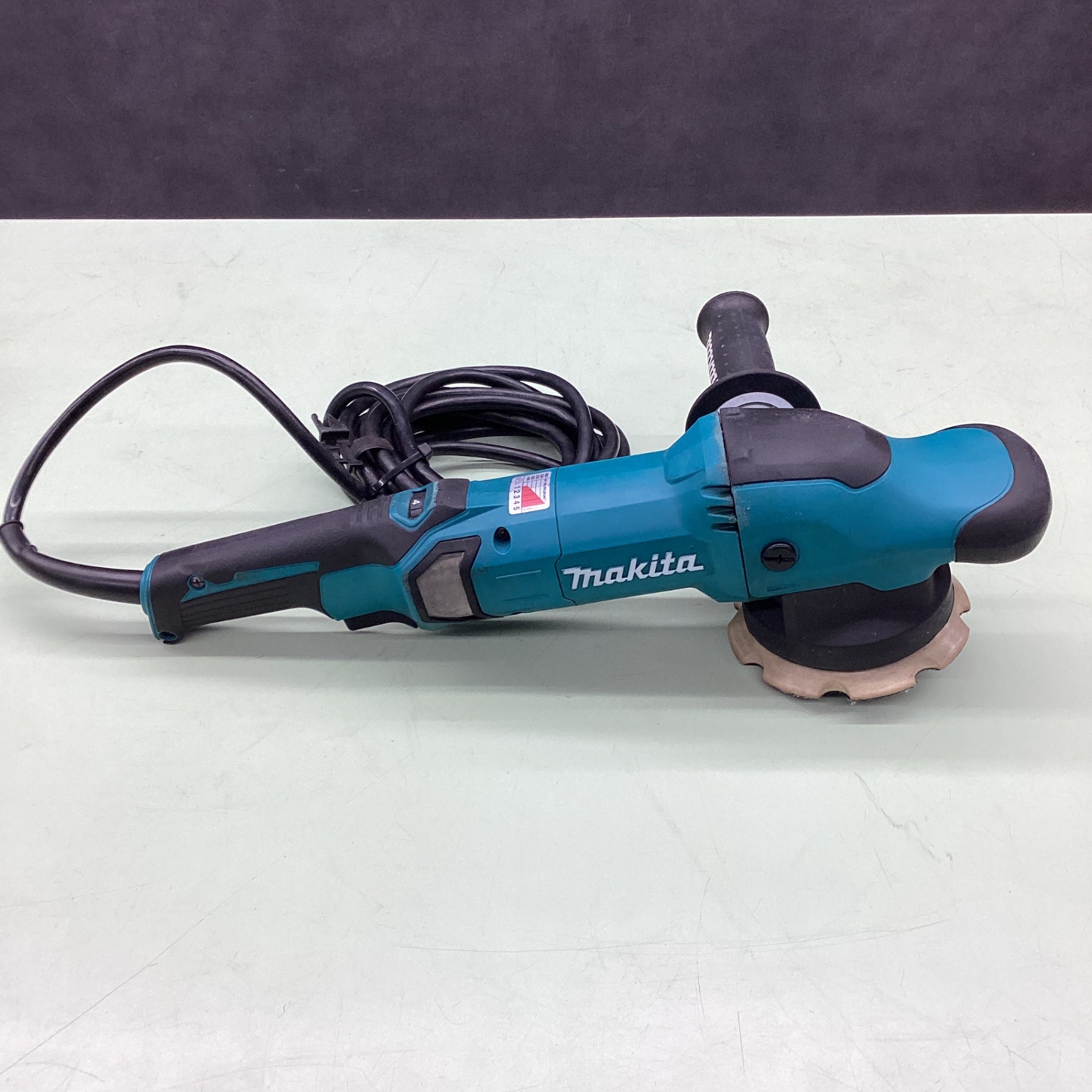 ランダムオービットポリッシャ　マキタ　PO5000C　未使用展示品　【寄楽屋大網茂原店】 マキタ（makita） PO5000C 125mmランダムオービットポリッシャー 100V