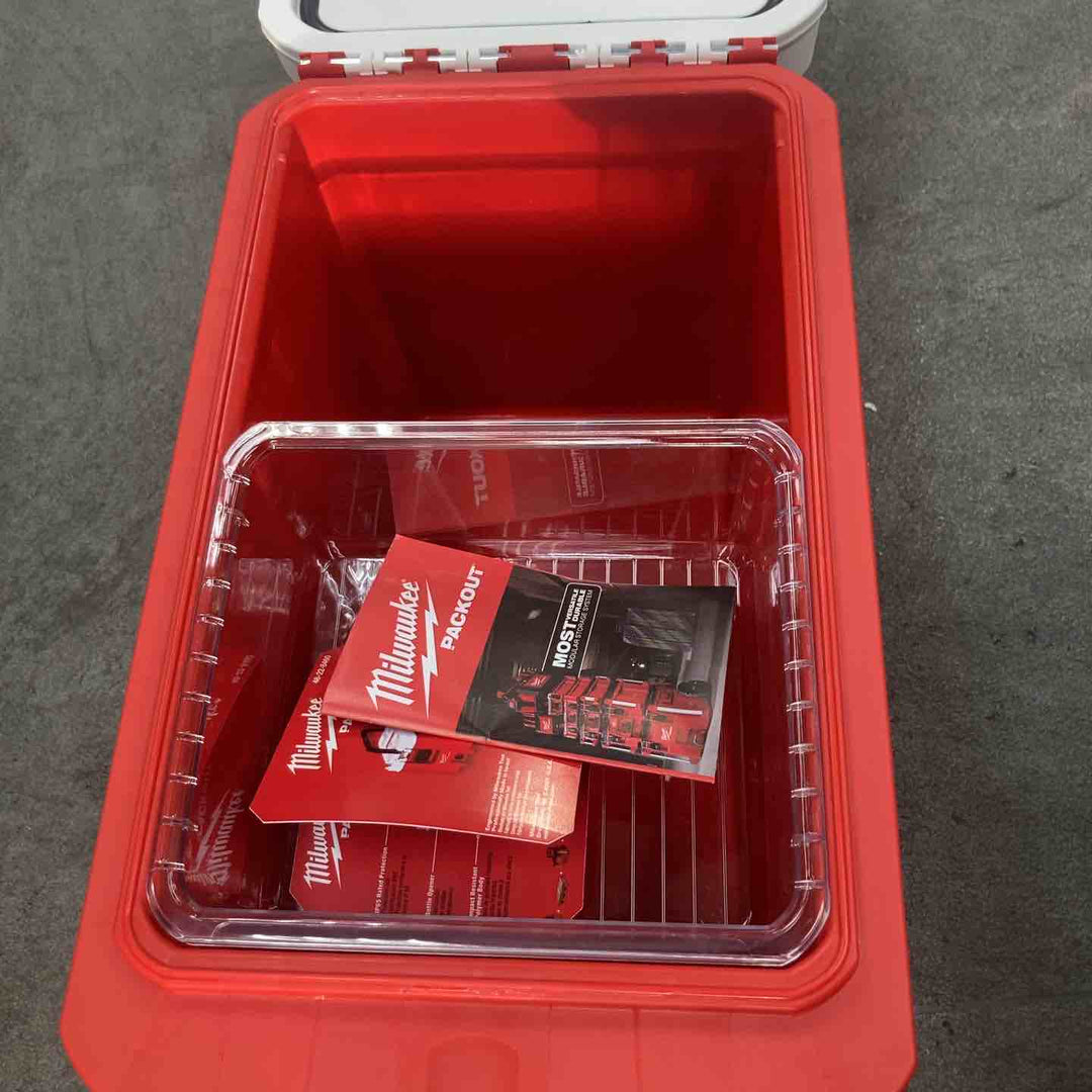 ▼milwaukee ミルウォーキー PACKOUT パックアウト コンパクトクーラー 16QT【川崎店】