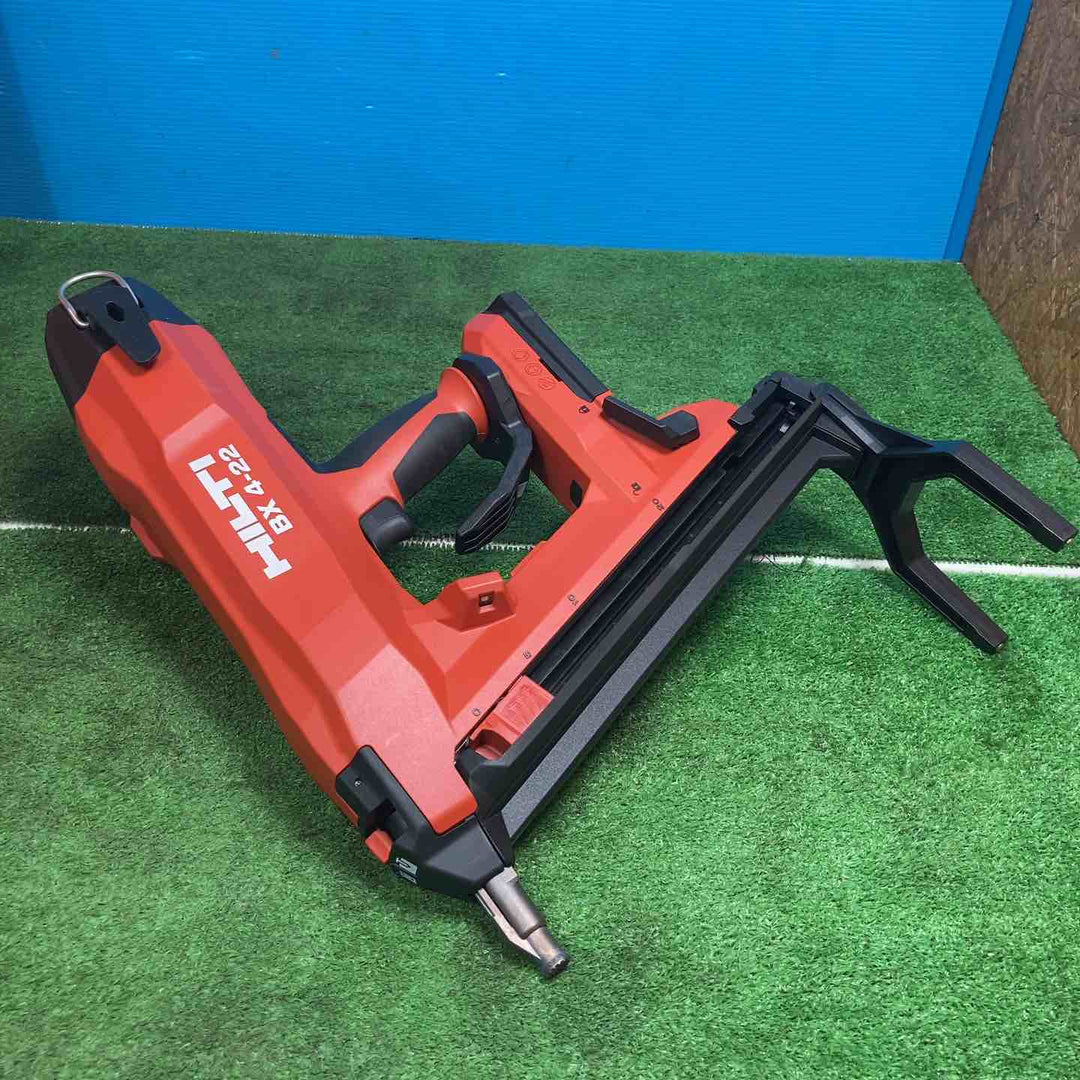 ★ヒルティ(Hilti) コードレスコンクリートネイラー(M&E版) BX 4-ME-22(フルセット バッテリー2個 22V 2.6Ah #3961806)【岩槻店】