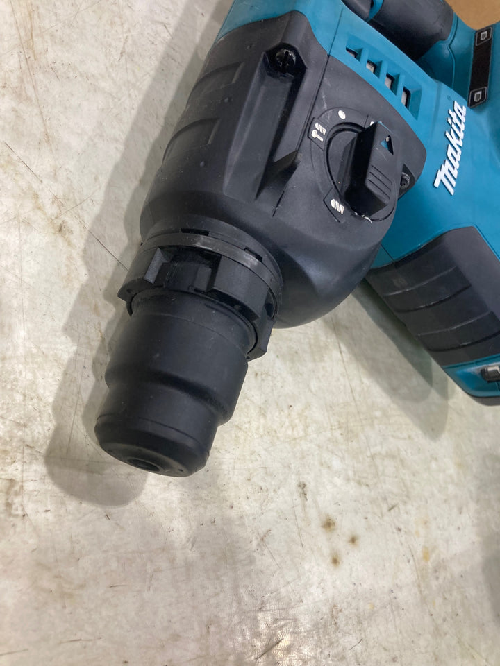 〇マキタ(makita) コードレスハンマドリル HR263DZK　穴開け能力：コンクリート26mm 木工32mm 鉄工13mm【川口店】