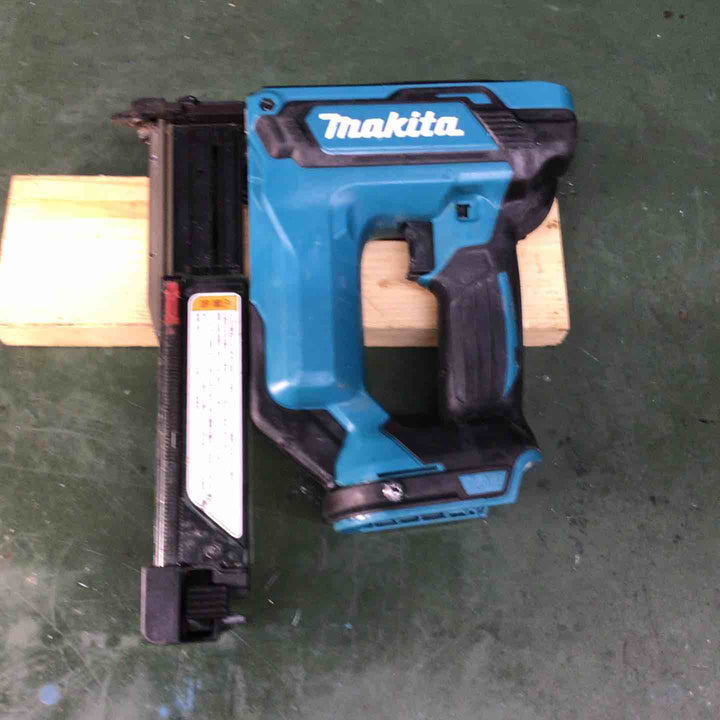 ★マキタ(makita) コードレスピンネイラ PT352DZK【戸田店】
