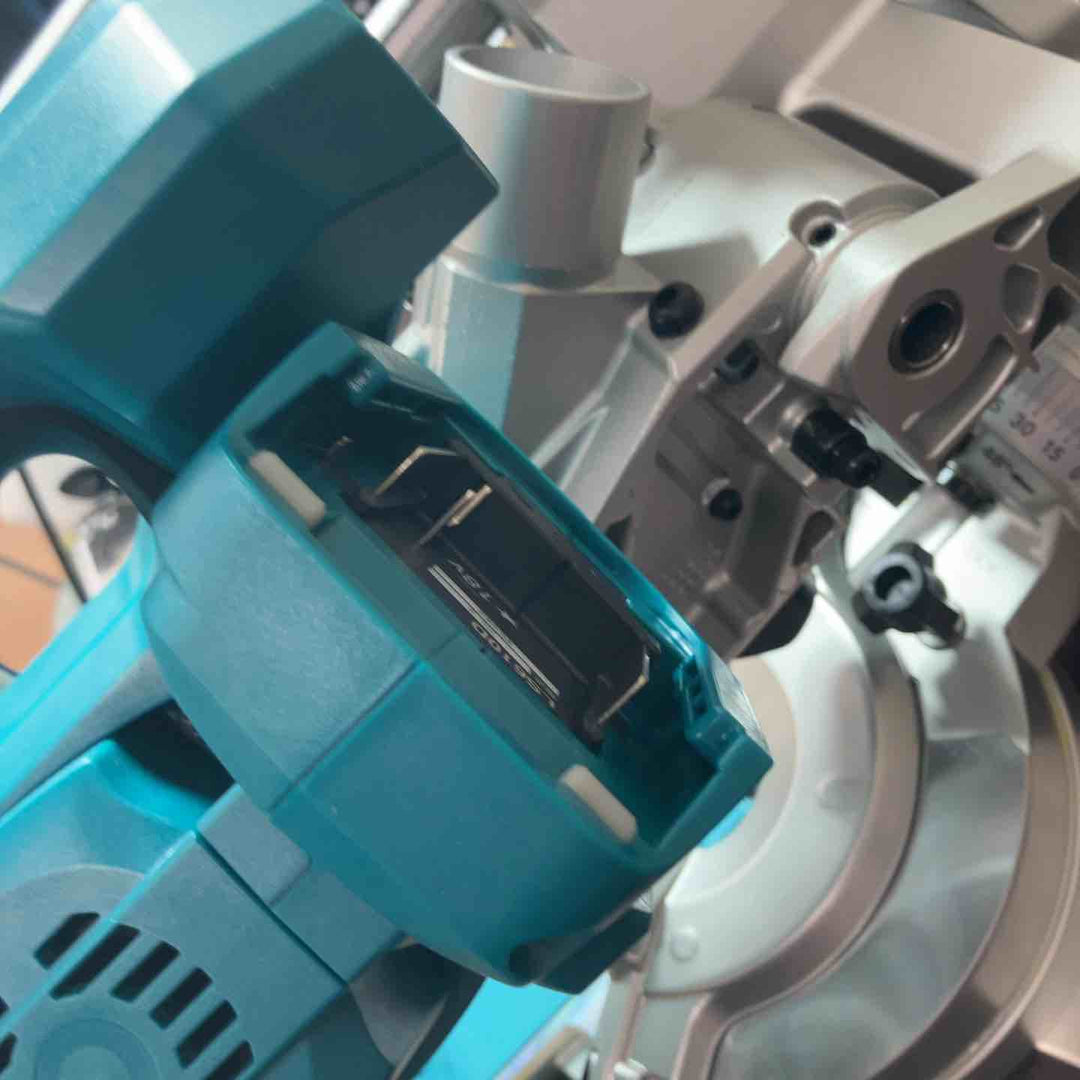 【未使用(店頭展示品)】★マキタ(makita) コードレススライドマルノコ LS610DZ 18V【東大和店】