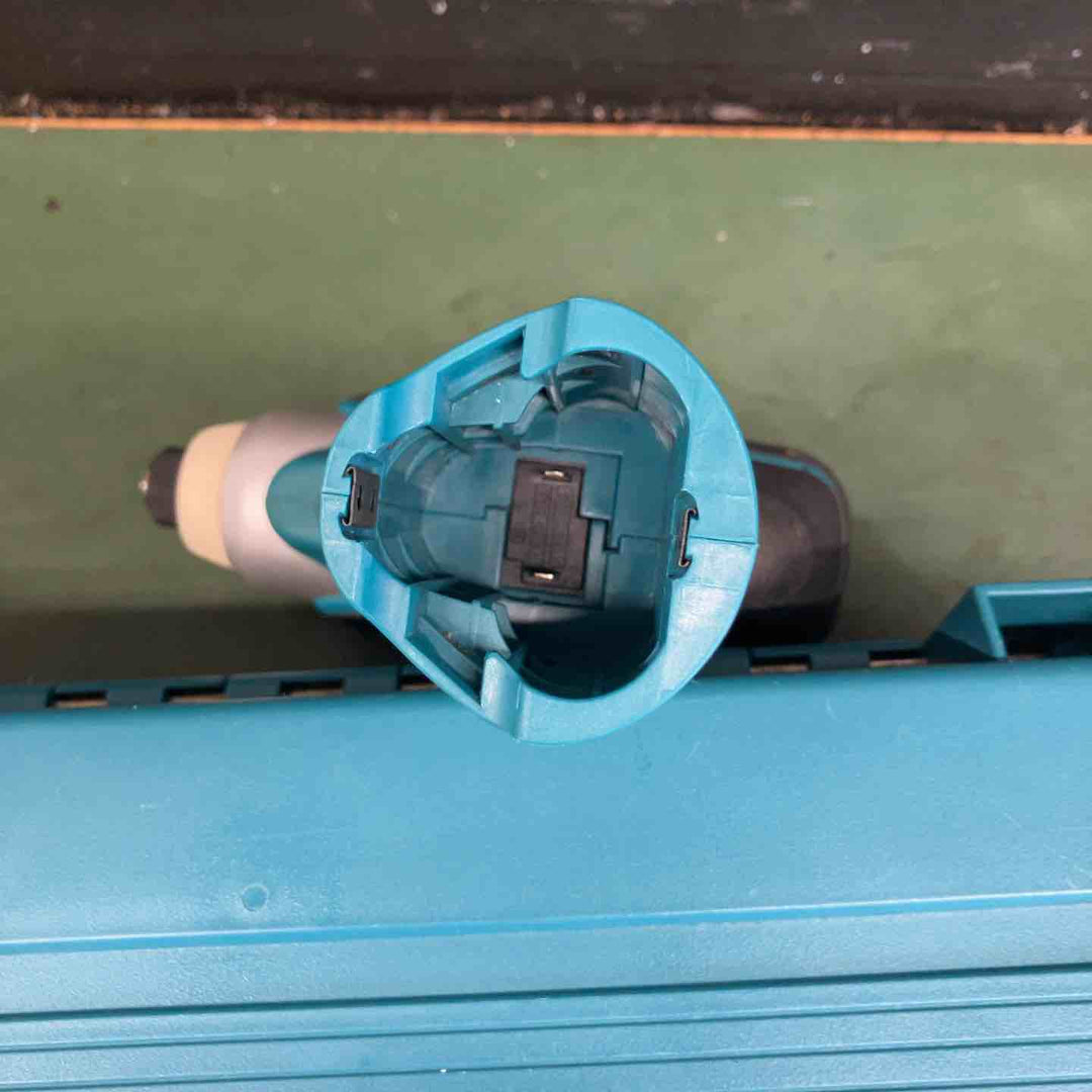 ☆マキタ(makita) 10.8V コードレスインパクトドライバー TD090DWX バッテリー2個付属【戸田店】