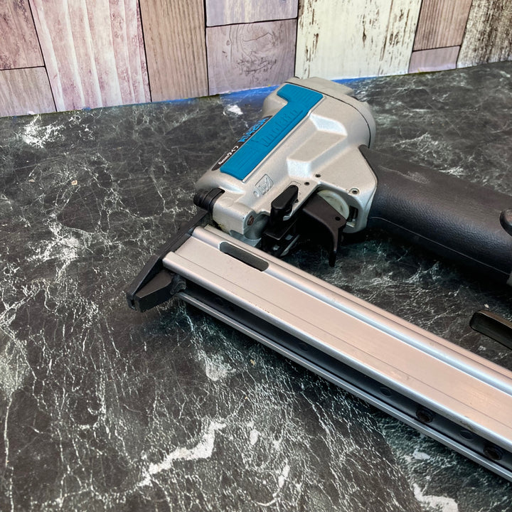 ★マキタ(makita) 常圧エアタッカ AT425AK【八潮店】