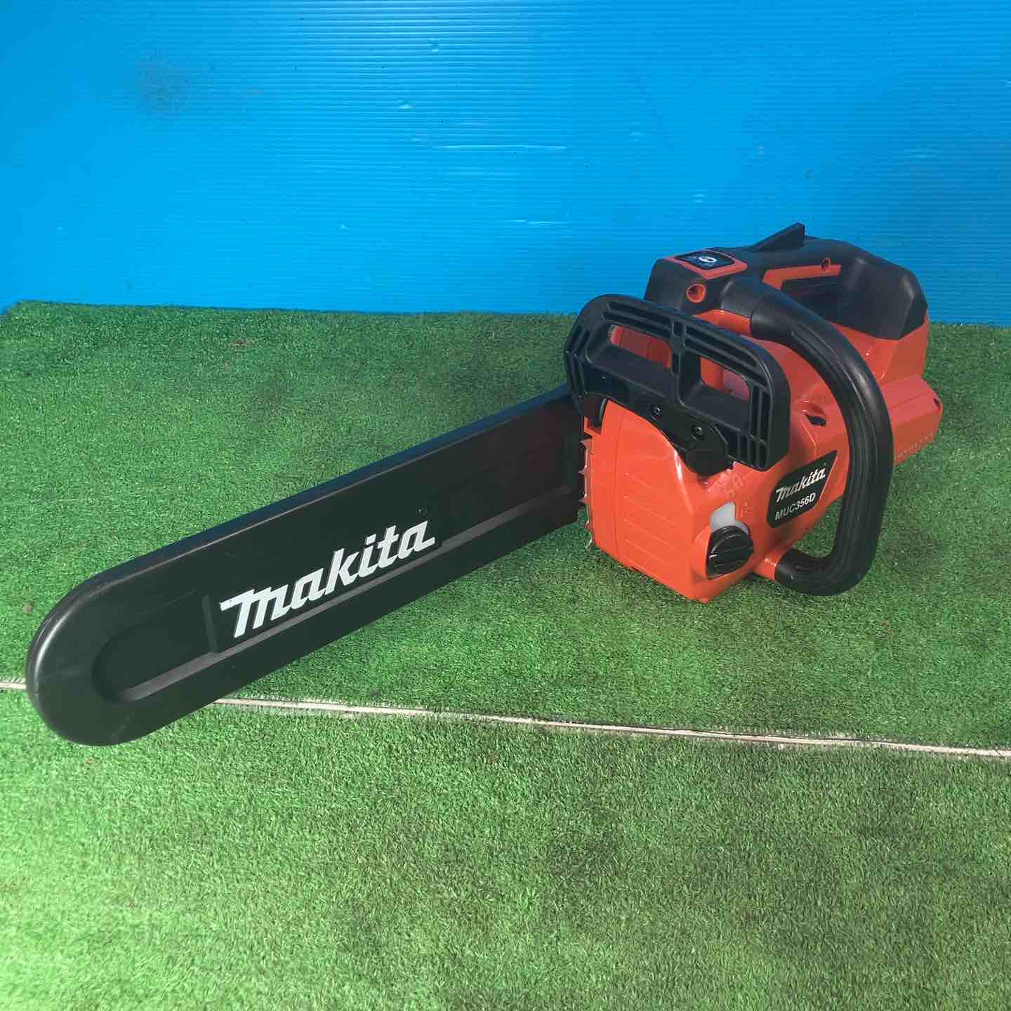 ◇マキタ 充電式チェンソー ガイドバー350mm 赤 36V バッテリ充電器