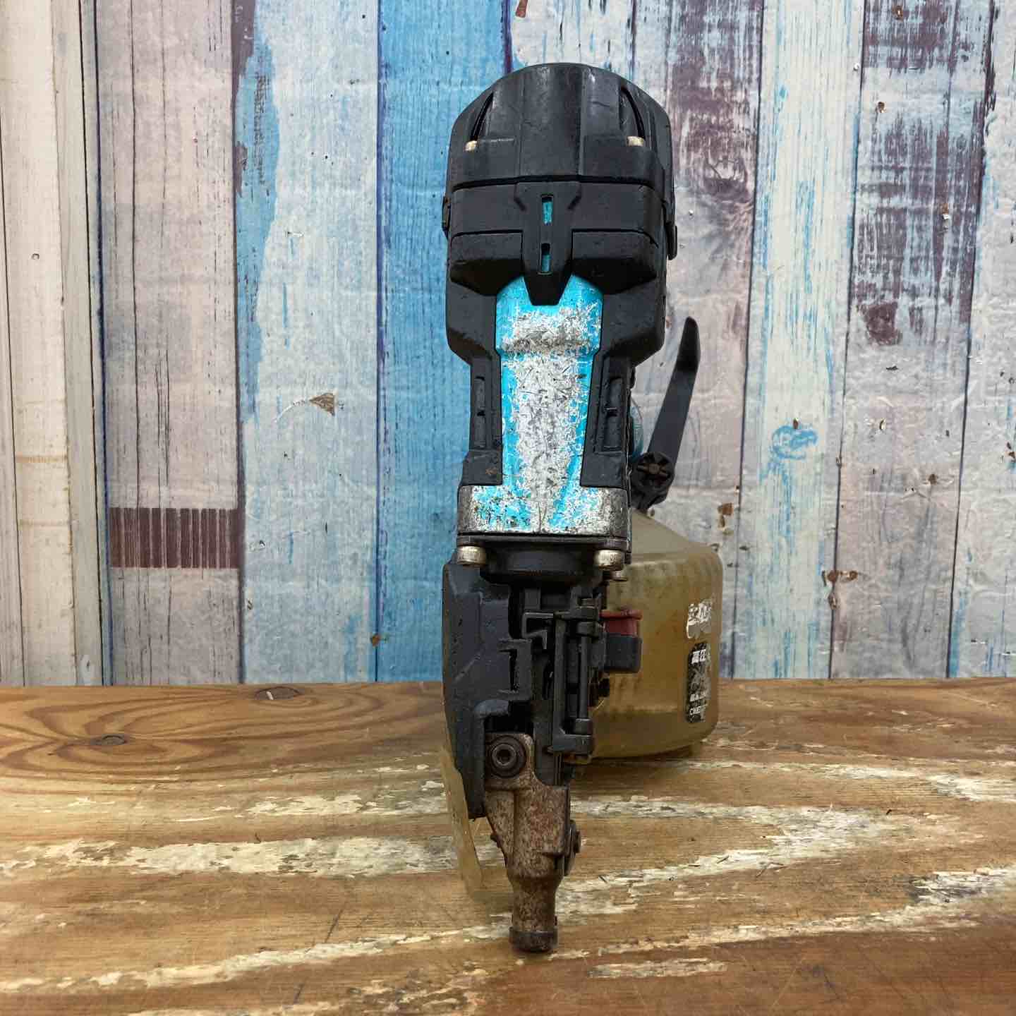 マキタ(makita) AN636H 高圧エア釘打ち機【船橋馬込店】【店頭取引限定】【中古】管理番号：IT6FVJVU0WRG マキタ 高圧エア釘打機 65mm AN636H エアダスタ付(赤)〜AN636HM