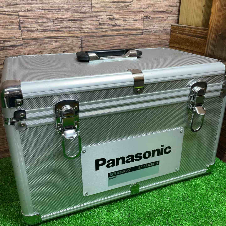 パナソニック(Panasonic) コードレス真空ポンプ EZ46A3LJ1G-B (バッテリー2個、付属品多数有) 【桶川店】
