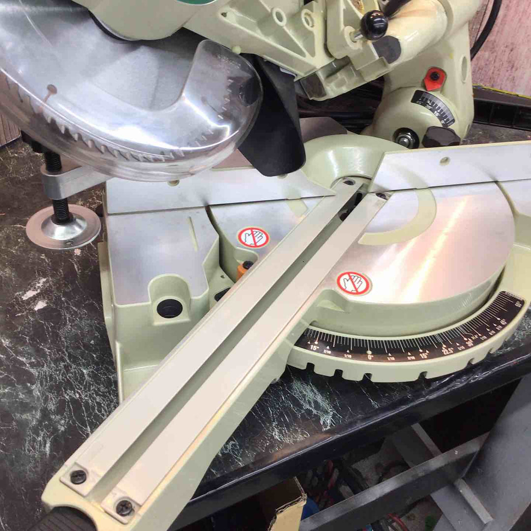〇マキタ(makita) スライドマルノコ AC100V のこ刃径190mm M244【八潮店】