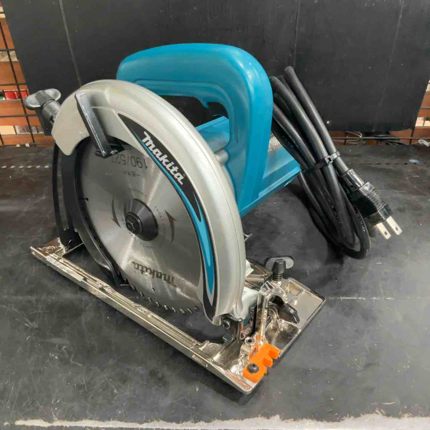 中古品】☆makita(マキタ) 190㎜マルノコ 5834BA ☆マキタ(makita) 180