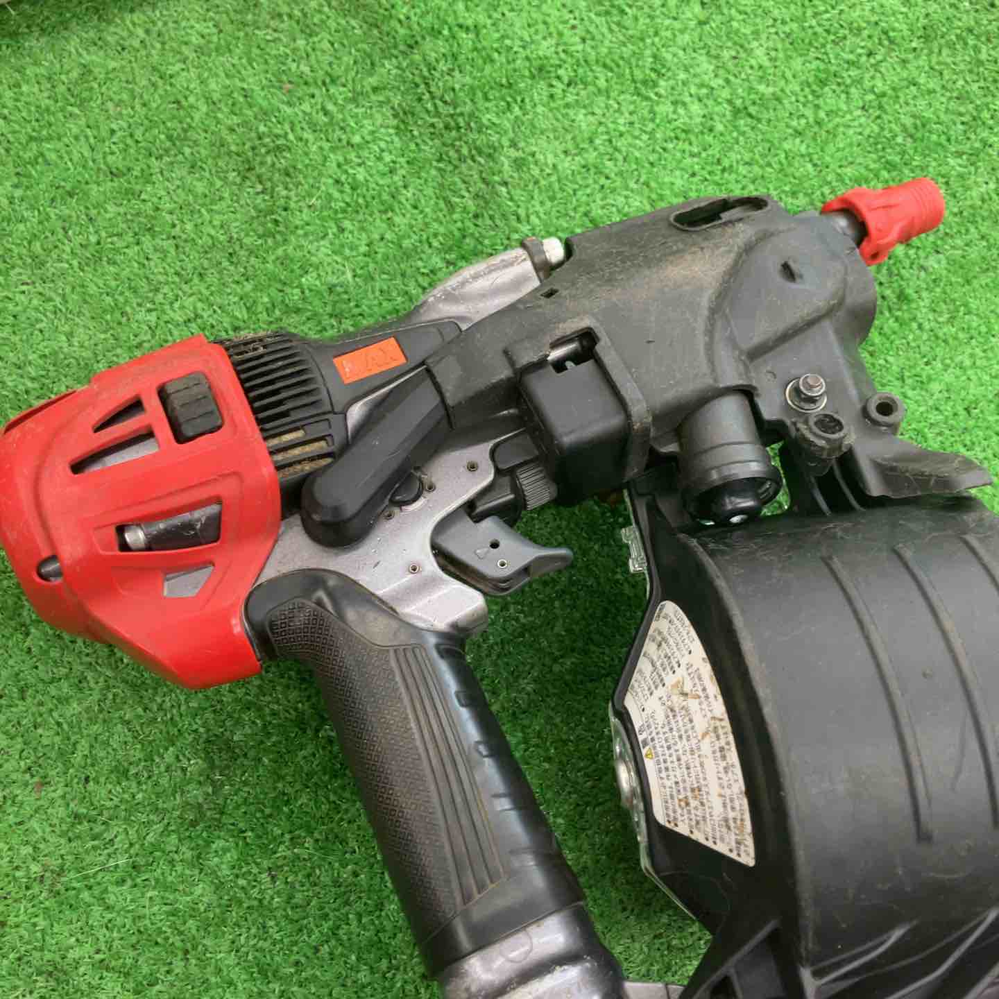 中古品】 マックス/MAX 高圧エア釘打ち機・HN-65FW1 【桶川店