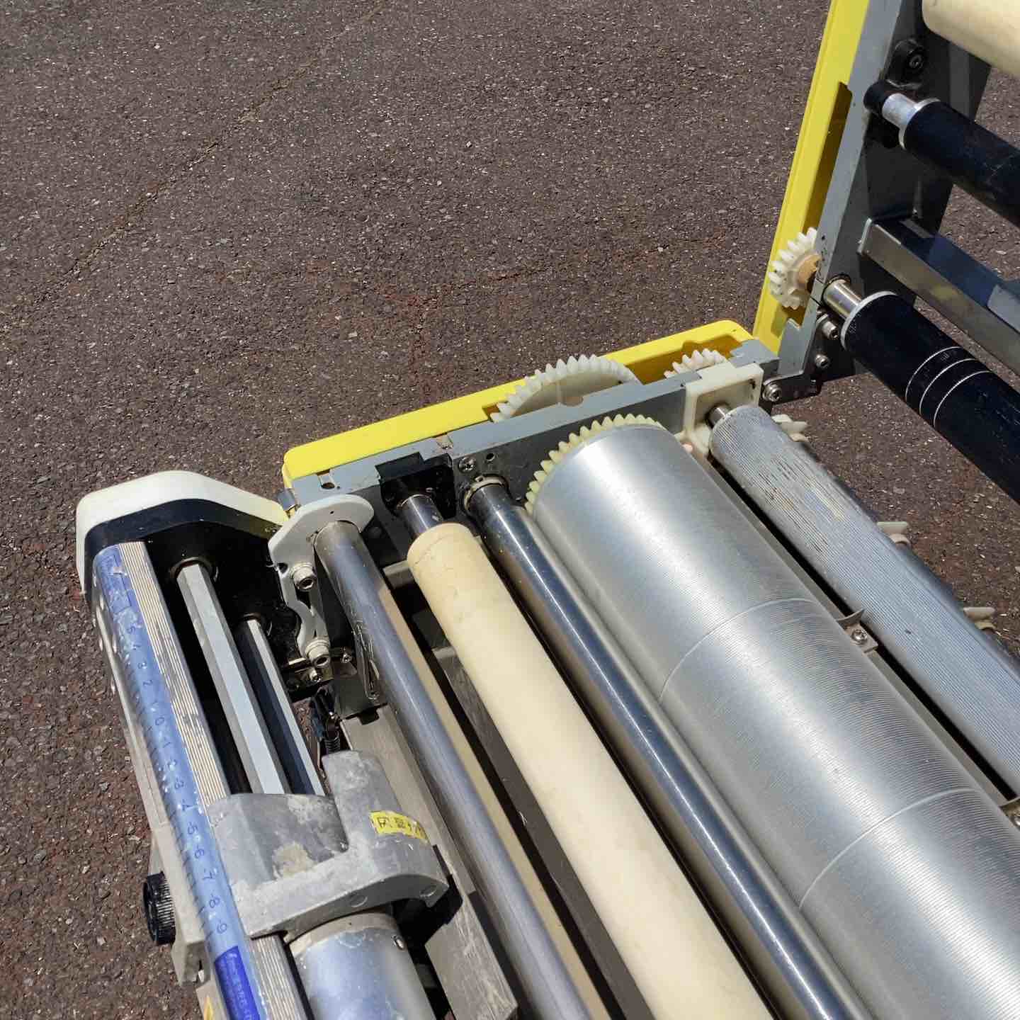 神奈川県のその他 自動クロス糊付け機 プライムミューIII 売ります壁紙 