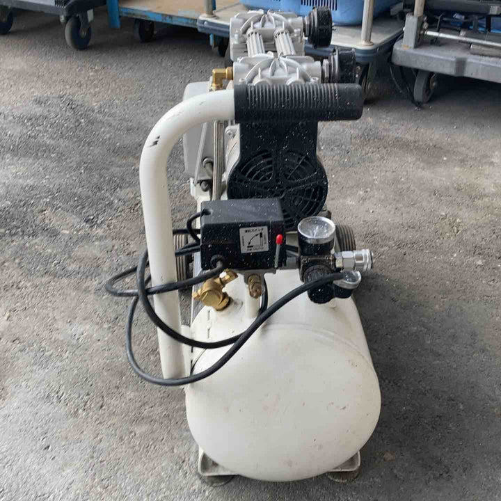 SK11 オイルレス エアーコンプレッサー SW-231 タンク容量 30L 低騒音モデル SW-L30LPF-01【桶川店】