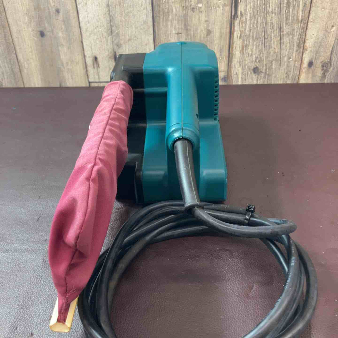 【中古品】マキタ(makita) ベルトサンダ 吸塵装置式 76mm 9911 100V サンダー【東大和店】