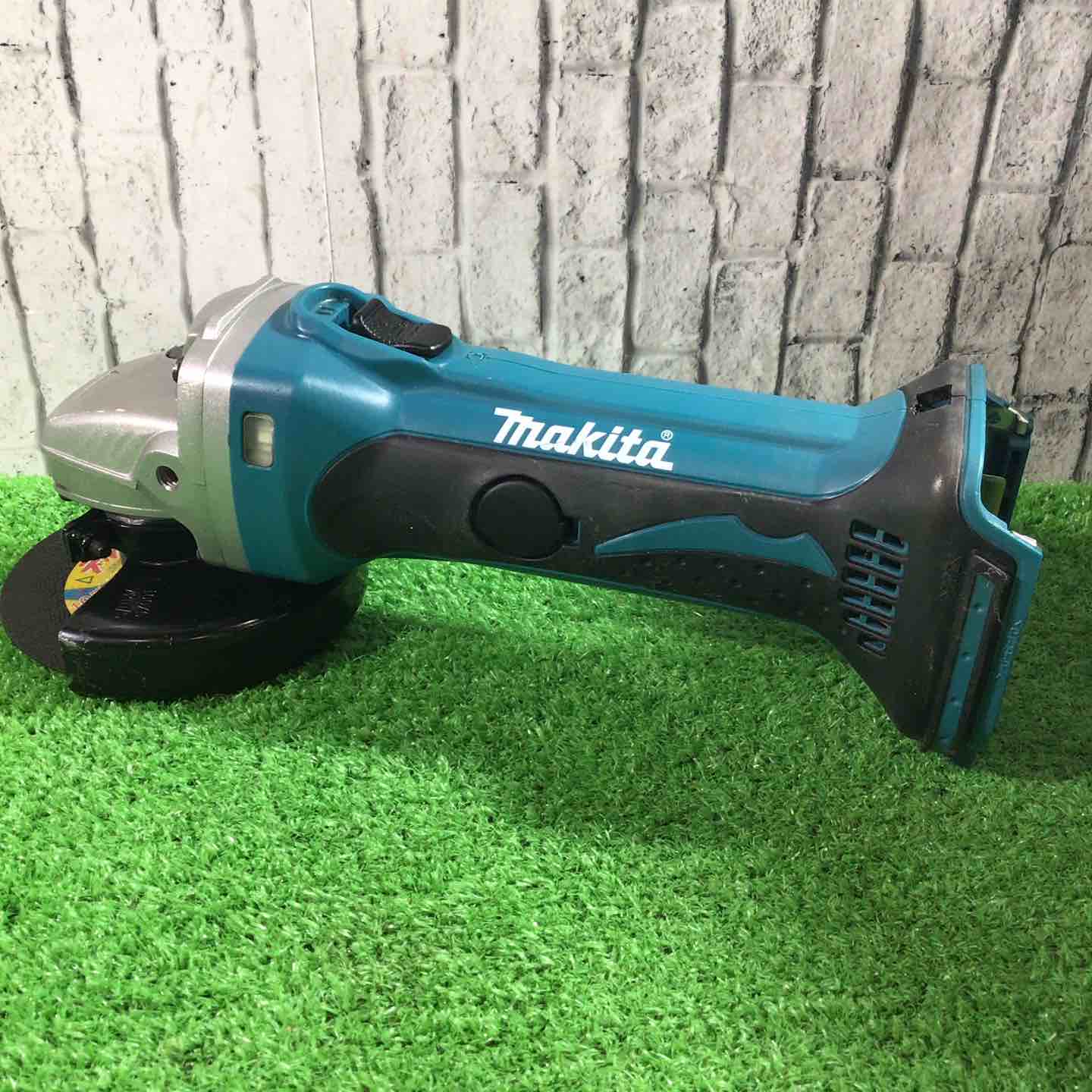 ☆マキタ(makita) 100mmコードレスディスクグラインダー GA400DRF