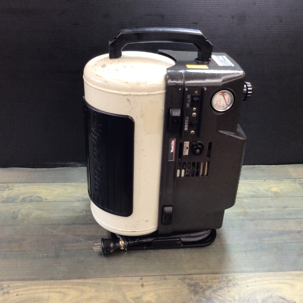 〇マキタ(makita) 常圧エアコンプレッサ AC7011 50Hz【東大和店 〇マキタ(makita) 常圧エアコンプレッサ AC7011 50Hz【東大和店