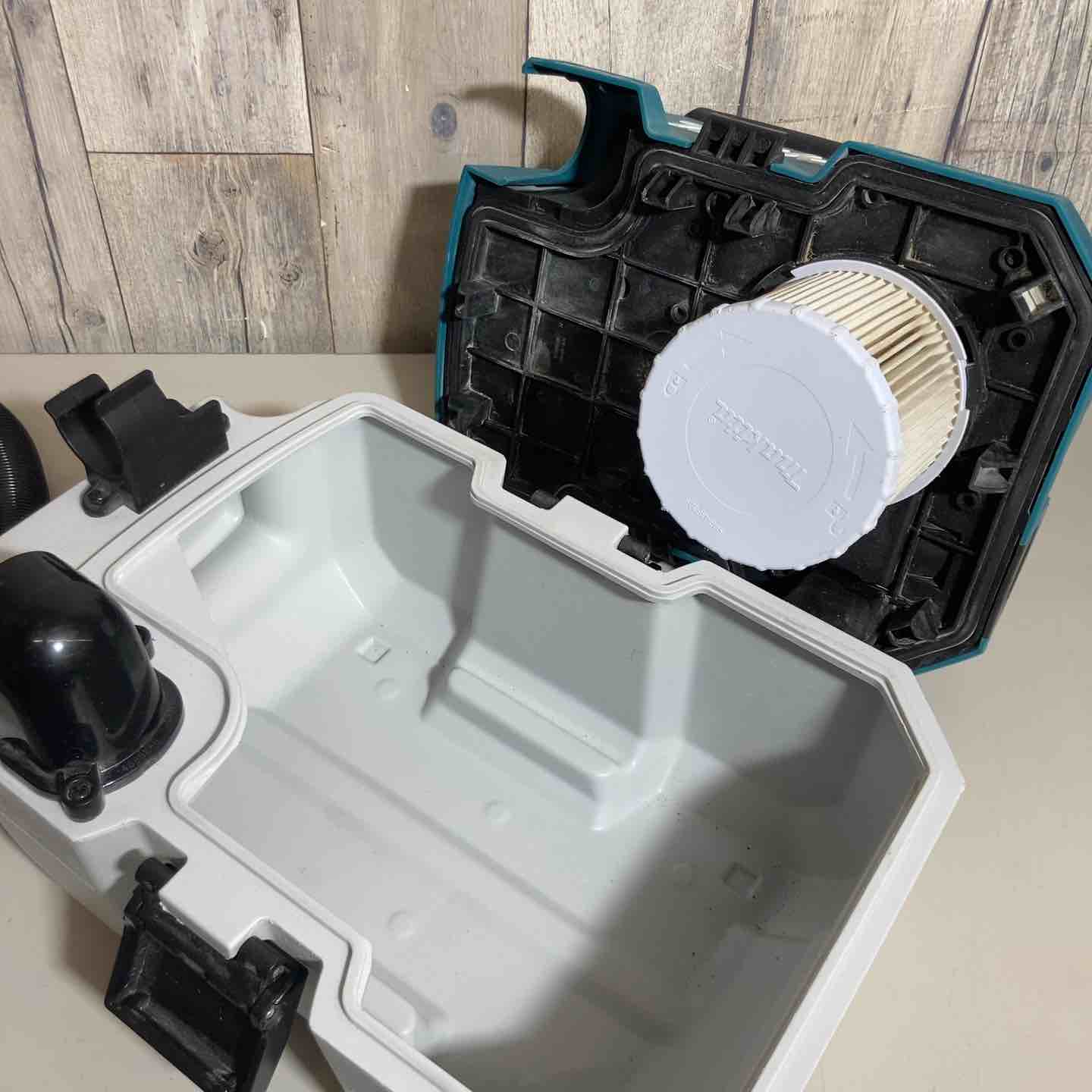 ☆マキタ(makita)18V コードレス集じん機 乾湿両用 VC750DZ 集じん容量