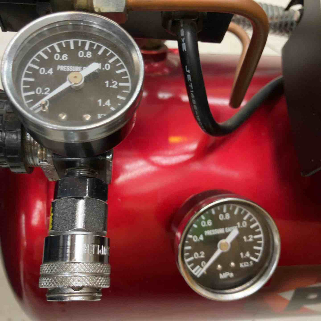 【店頭受取り限定】◇藤原産業(SK11) エアコンプレッサー SR-102 (SR-L30MPT) 充填時間4分15秒【鴻巣店】