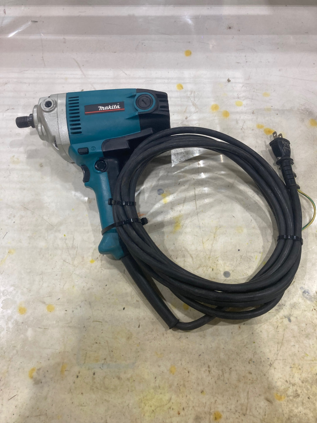 〇マキタ(makita) 180mm電子ポリッシャ PV7001C　ウールパッド 180mm  スポンジ180mm　回転数：600～2,000min-1　【川口店】